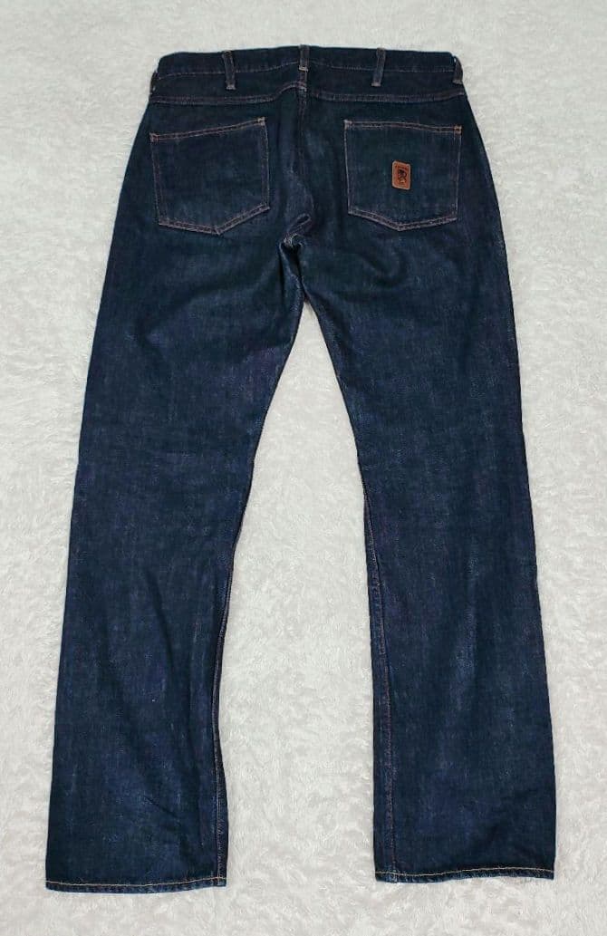 Een voorbeeld van een rechte jeans van Bathing Ape