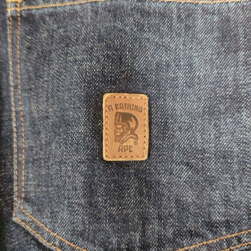 Een voorbeeld van een rechte jeans van Bathing Ape