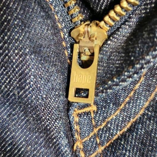 Een voorbeeld van een rechte jeans van Bathing Ape