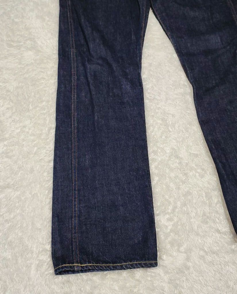 Een voorbeeld van een rechte jeans van Bathing Ape