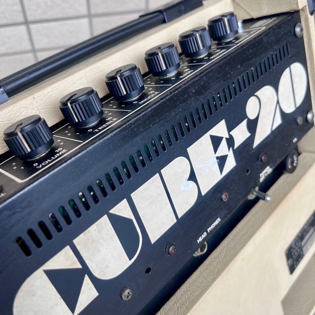 Roland Guitar Amplifiers Cube-20