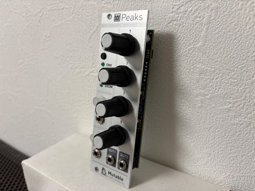 Modular Synthesizer Mutable Instruments Peaks