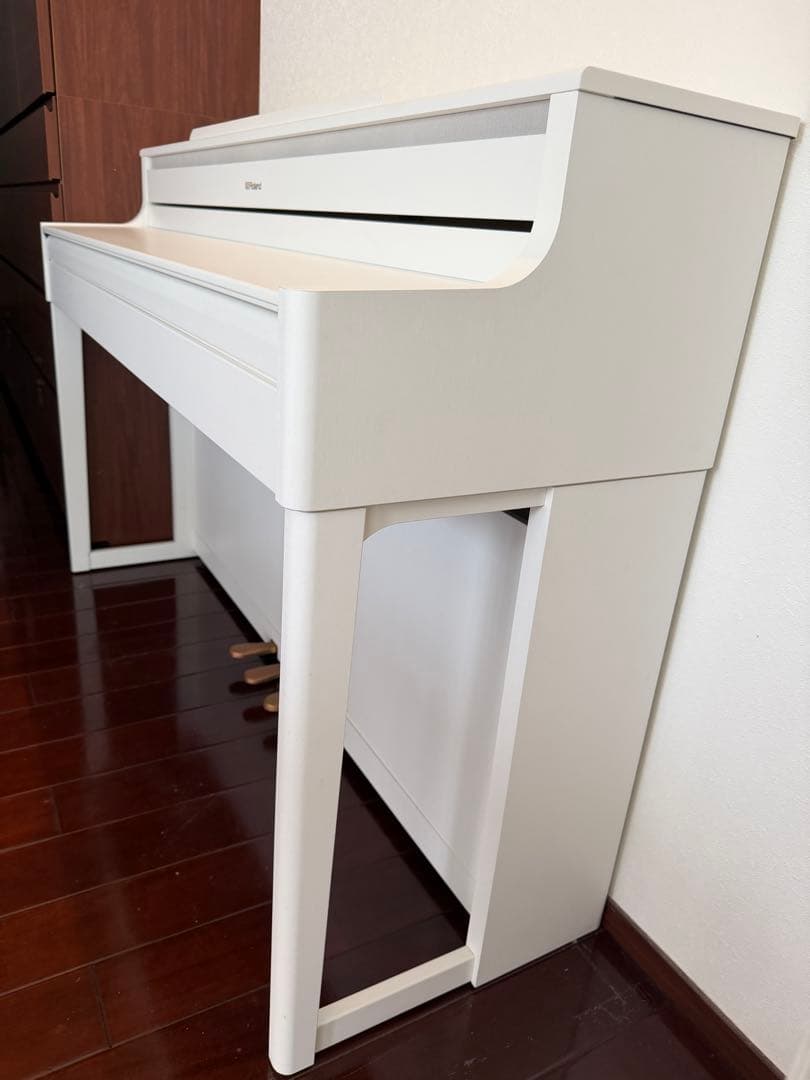 Roland Keyboards Digital Pianos Hp704 Wh