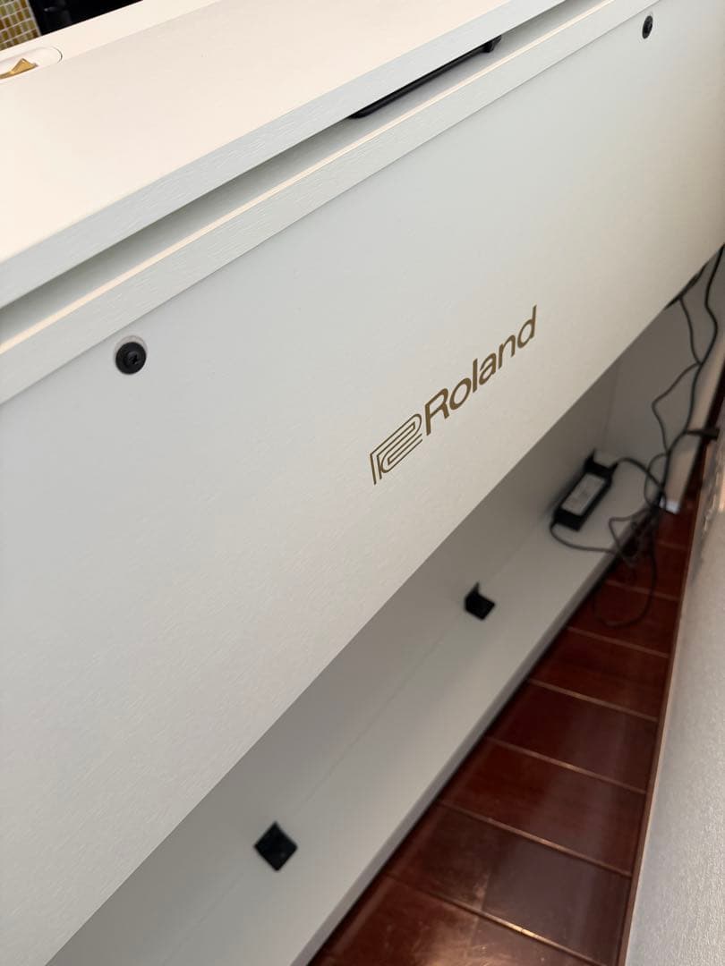 Roland Keyboards Digital Pianos Hp704 Wh