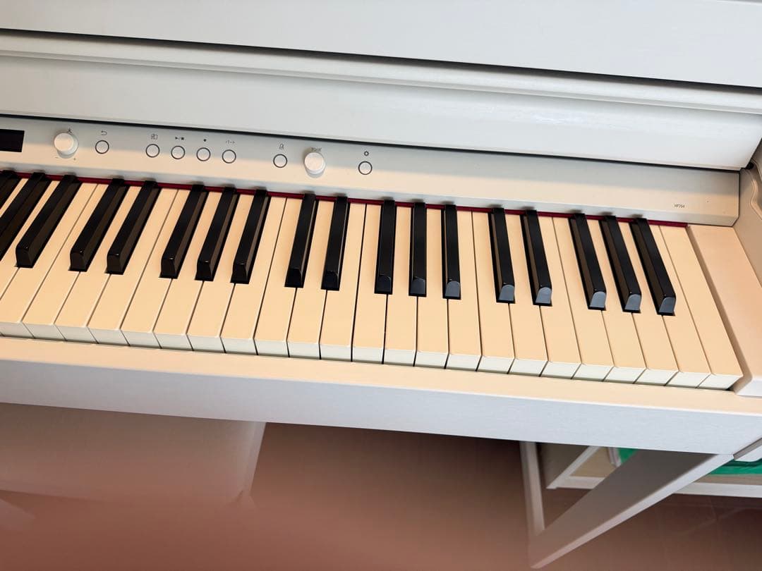 Roland Keyboards Digital Pianos Hp704 Wh