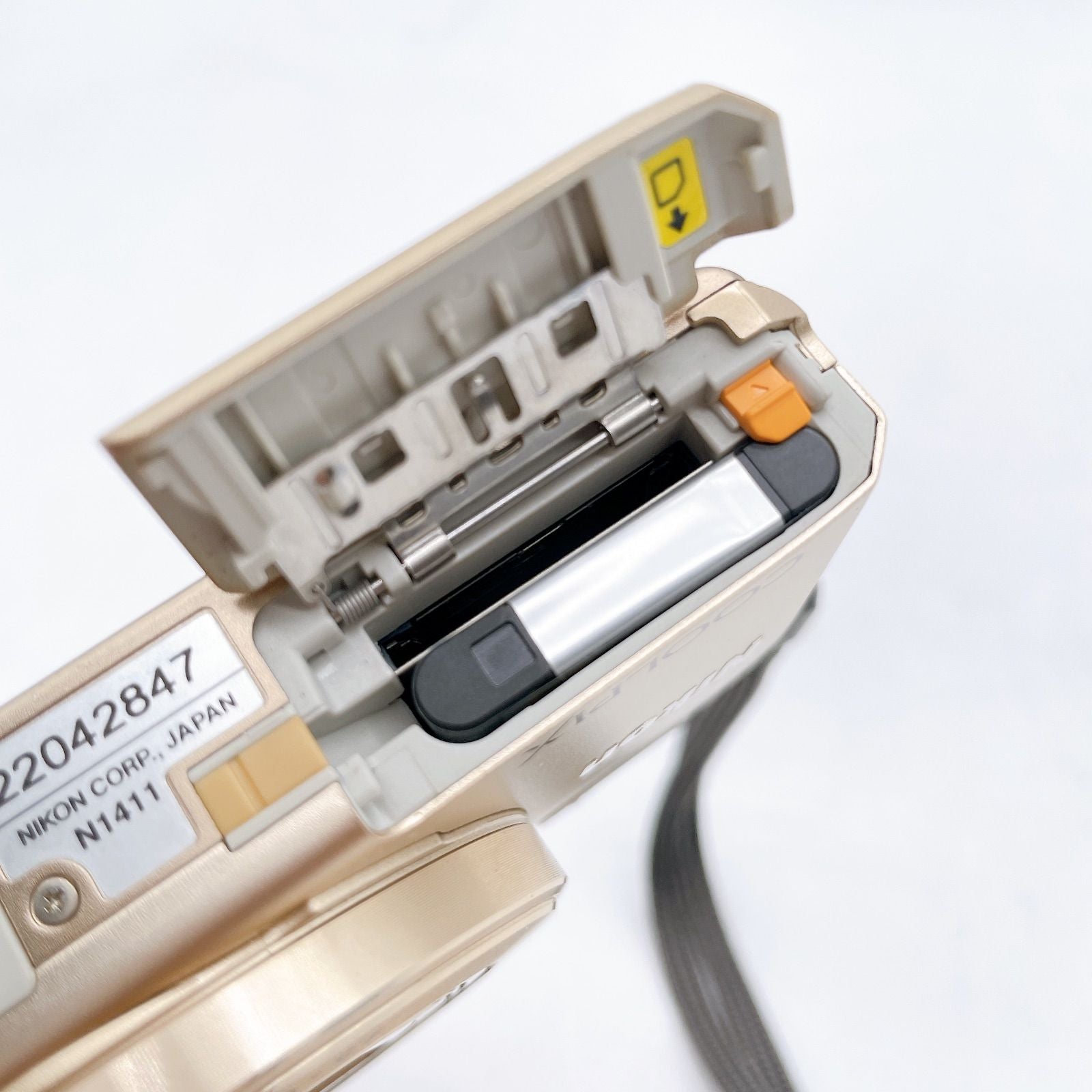 Compact Digital Camera Nikon Coolpix S7000 20