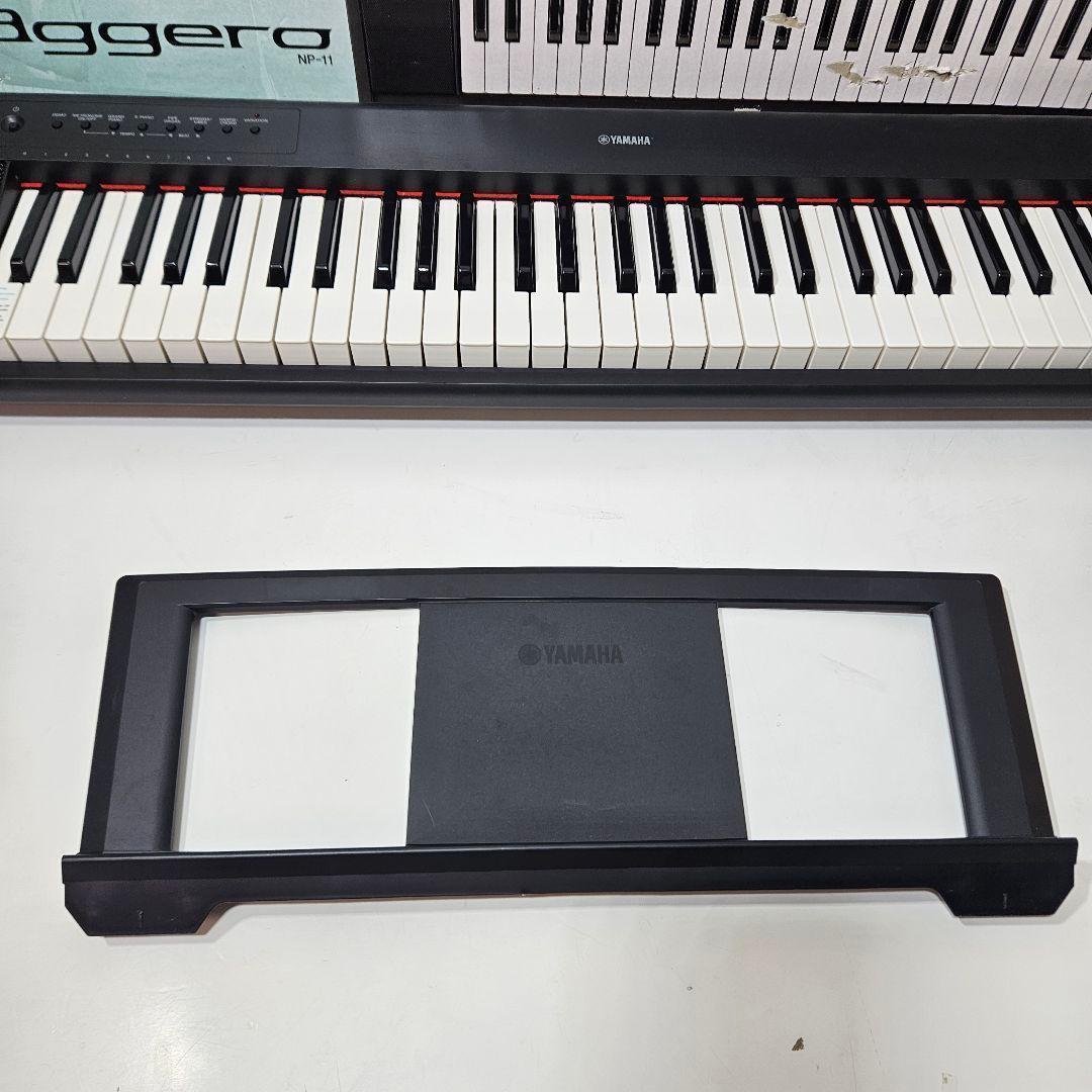 Yamaha Keyboards Digital Pianos Piaggero Np-11 61