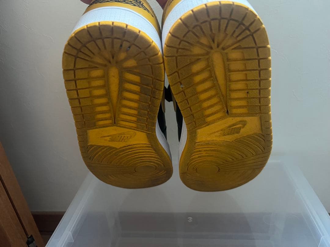 Nike Sneakers Air Jordan 1 Low Yellow Black