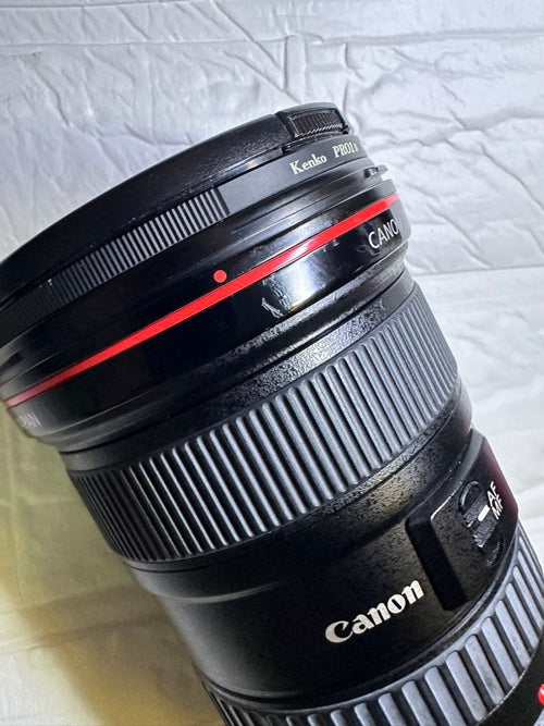 Canon Zoom Lenses Ef17-40Mm F/4L