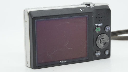 Compact Digital Camera D2067 Nikon Coolpix S570