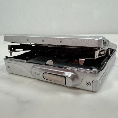 Sony Portable Md Player Mz-R900 Walkman 322K2400
