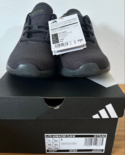 Adidas Sneakers