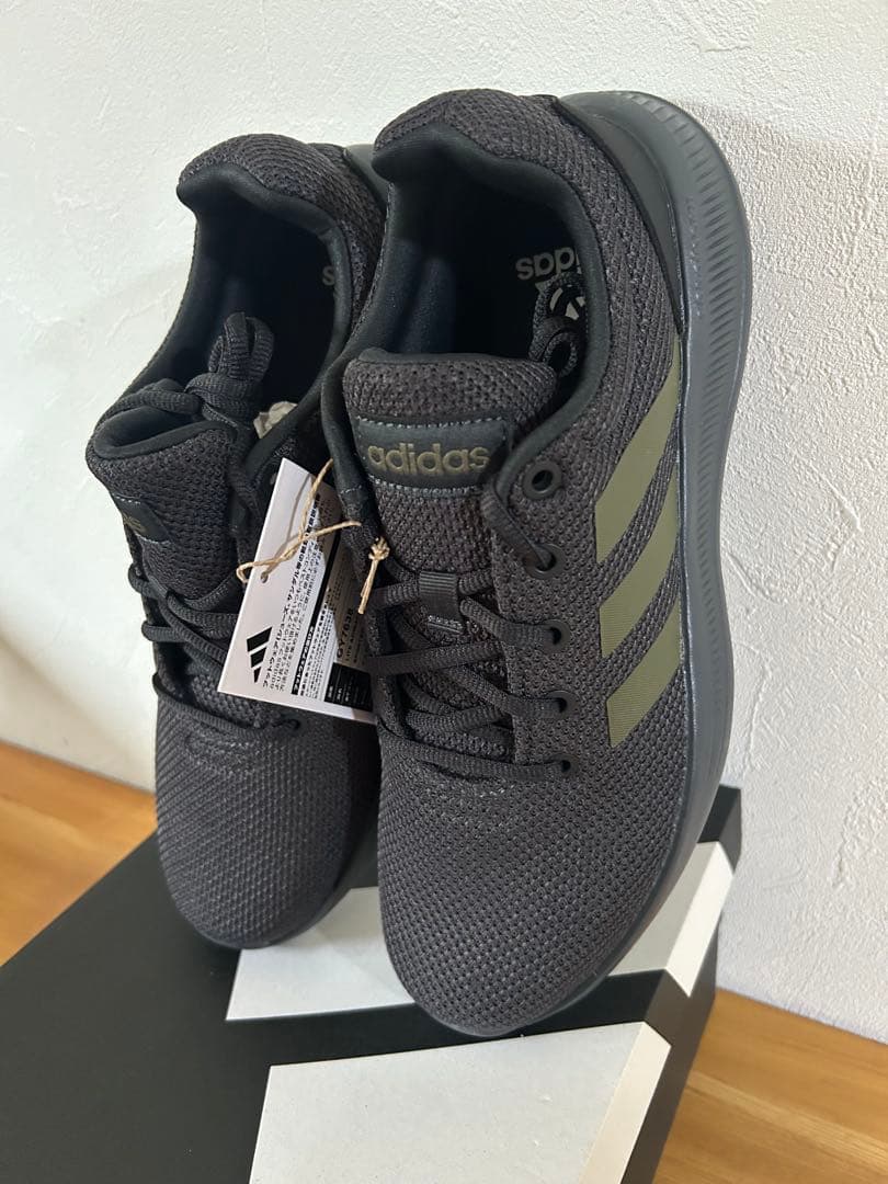 Adidas Sneakers