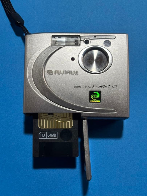 Fujifilm Compact Digital Camera Finepix4500