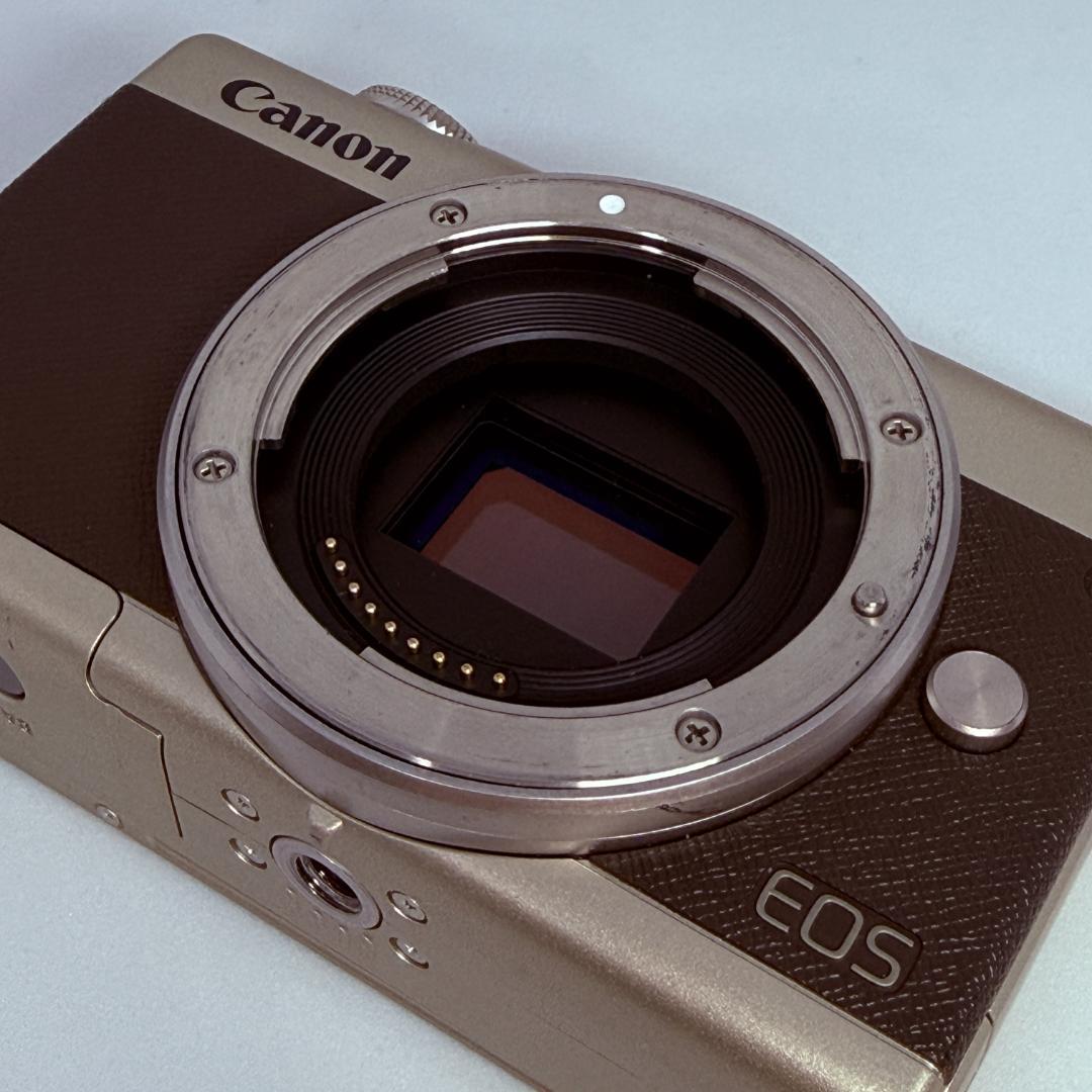 Canon Mirrorless Interchangeable Lips Eos M200