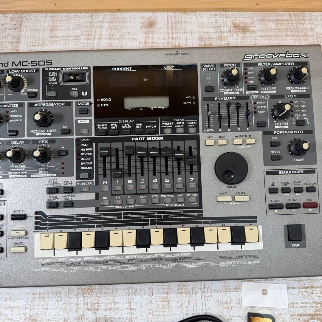 Roland Sequencers Mc-505