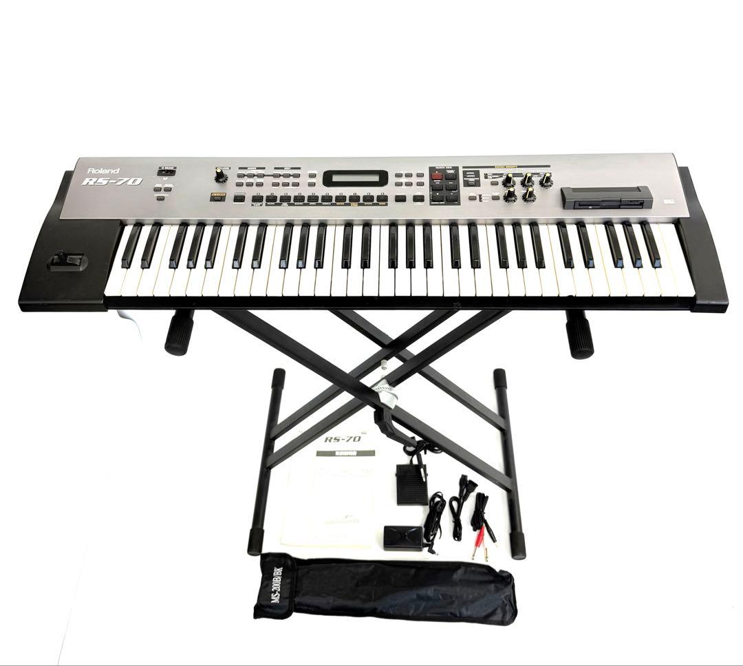 Analog Synthesizer Roland Rs-70