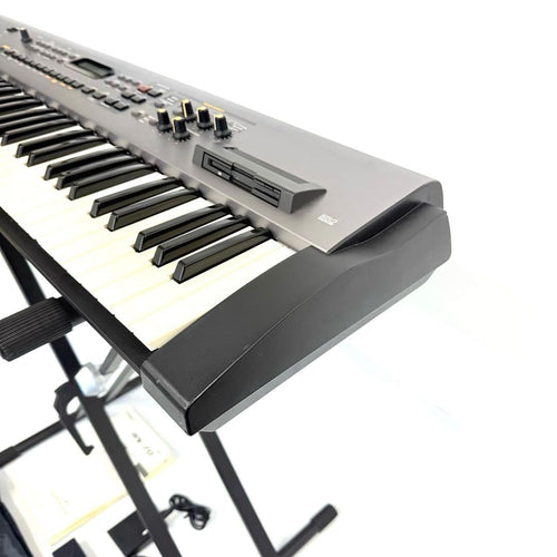 Analog Synthesizer Roland Rs-70