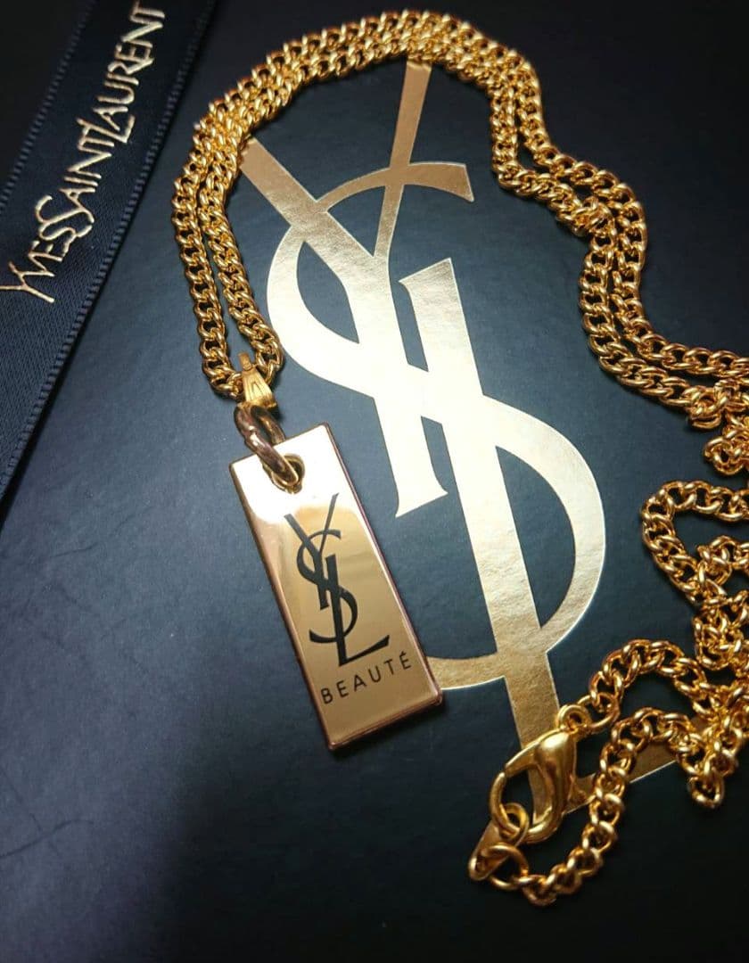 Yves Saint Laurent Necklaces /3