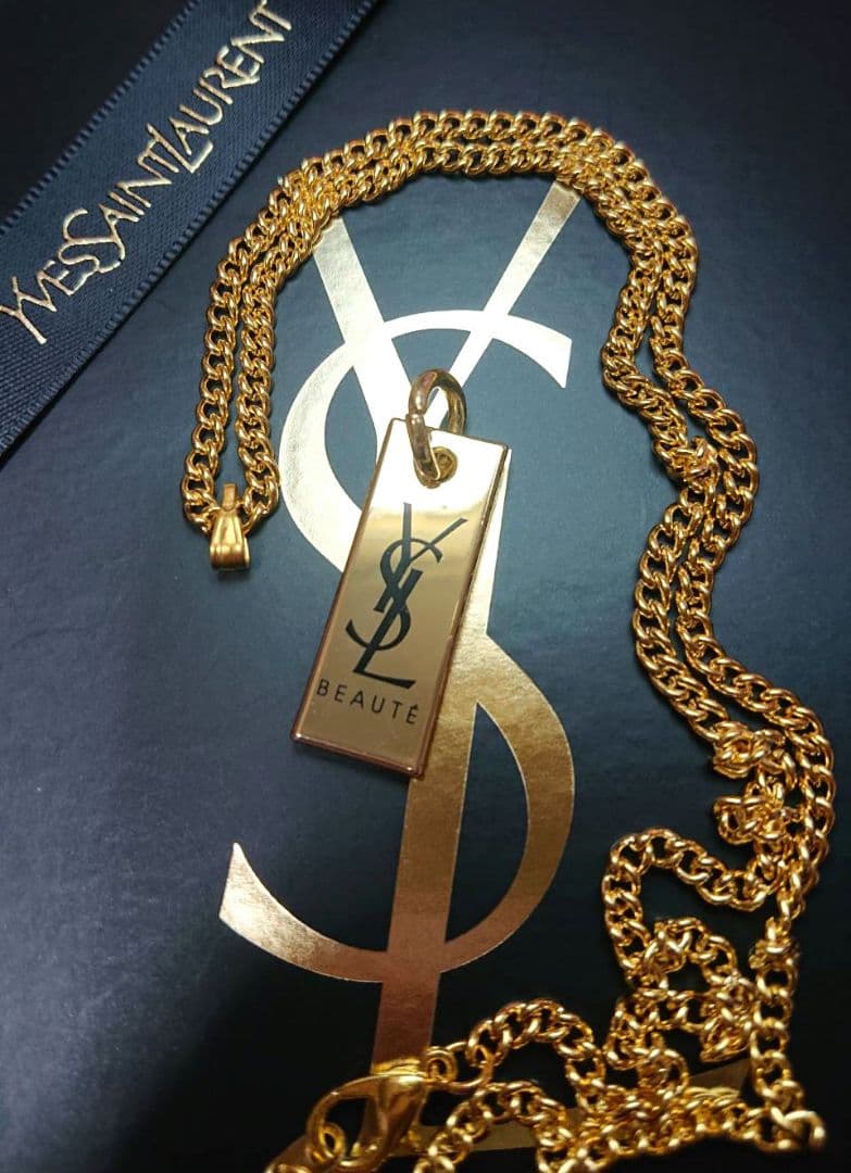 Yves Saint Laurent Necklaces /3