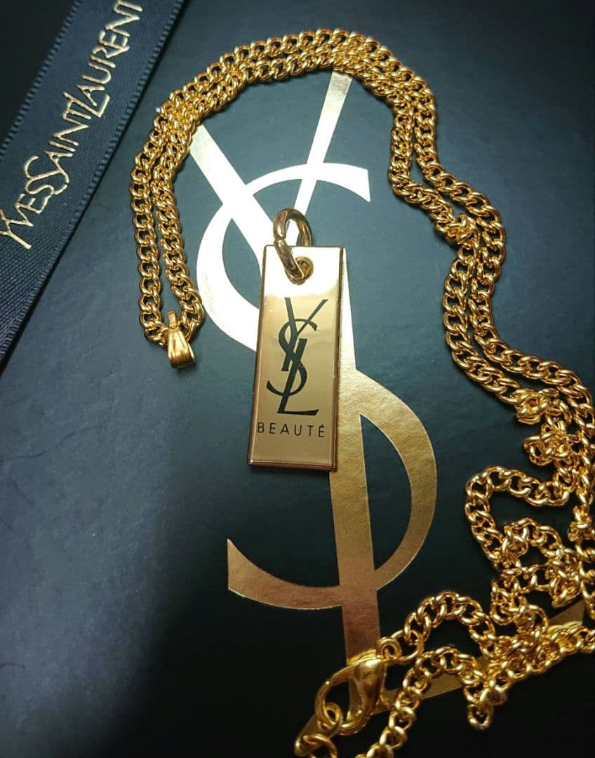 Yves Saint Laurent Necklaces /3