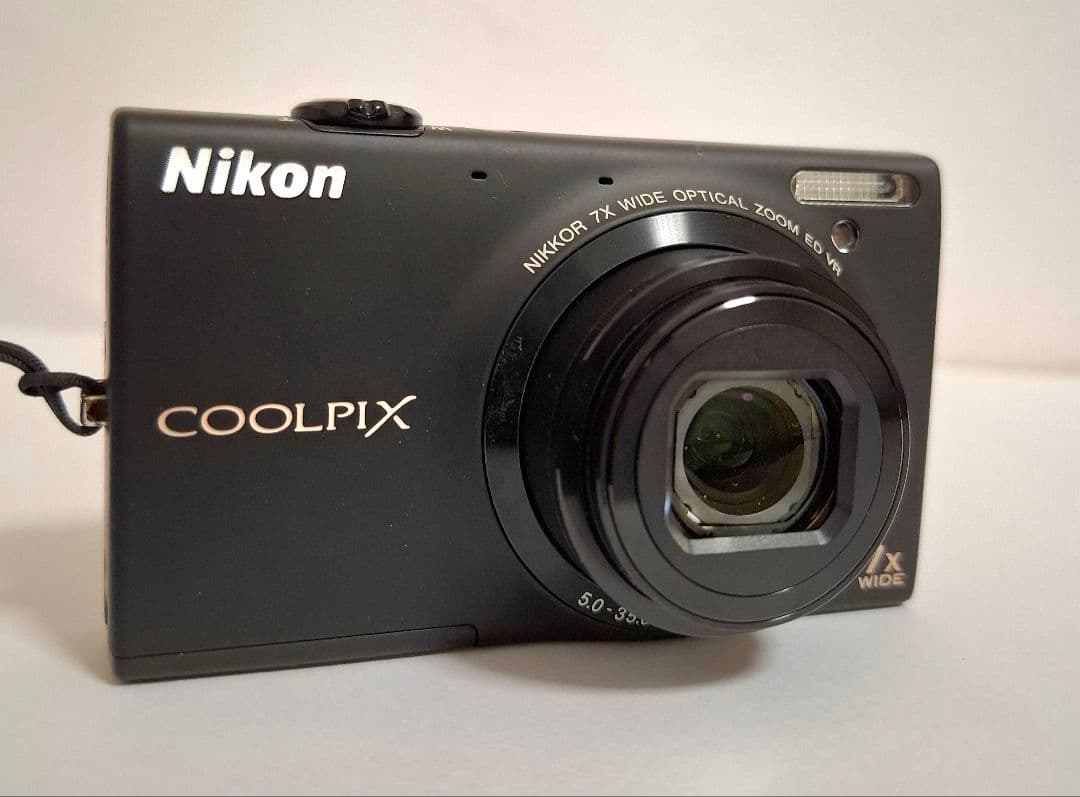 Nikon Compact Digital Camera Coolpix S6100