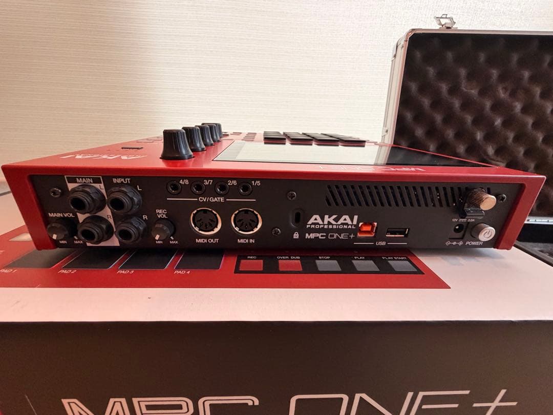 Akai Professional Samplers Mpc One+