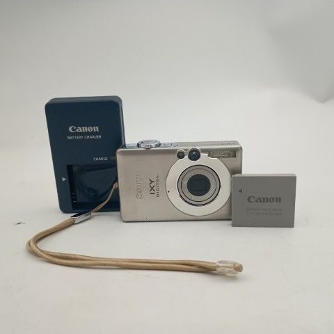 Canon Compact Digital Camera Ixy 50 Silver