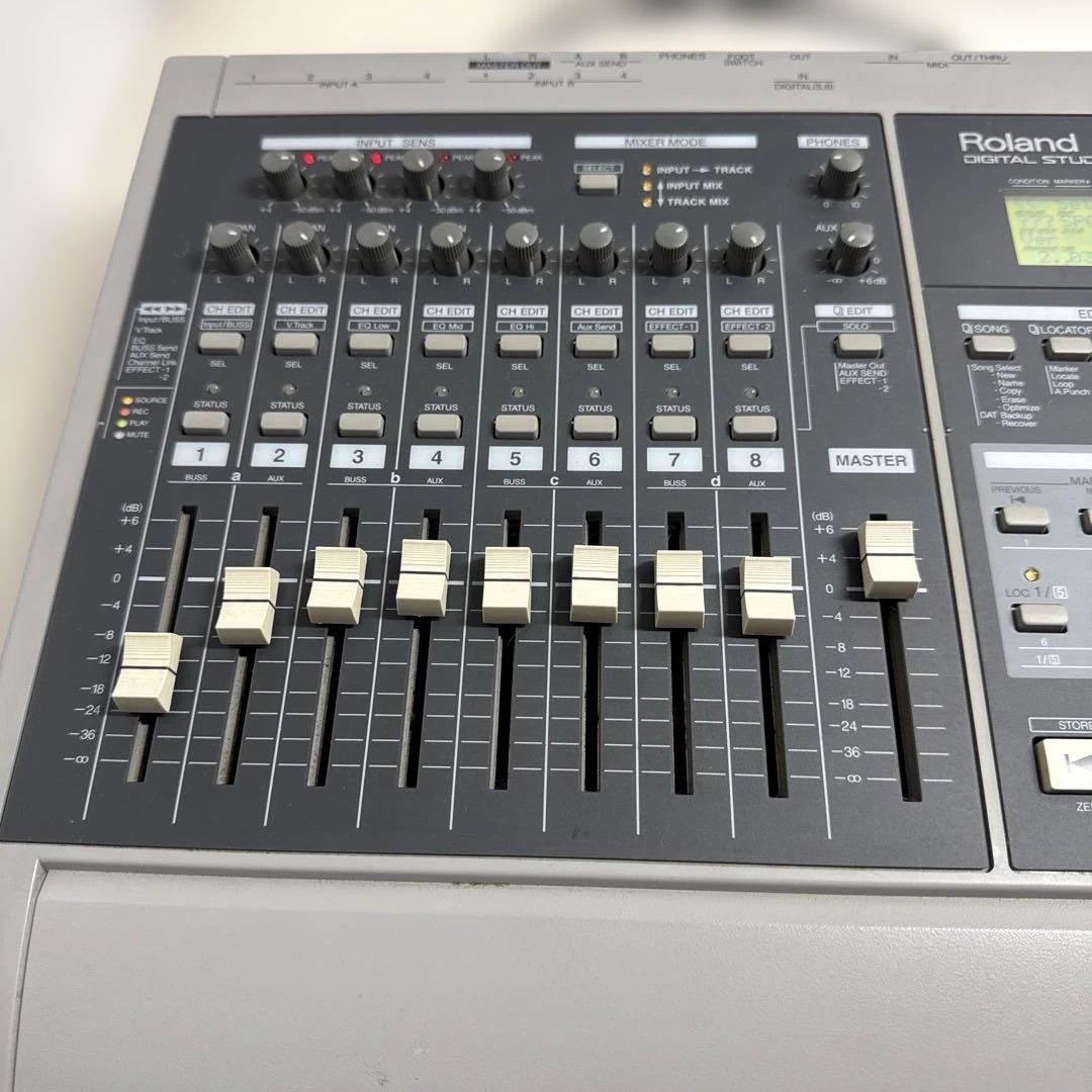 Roland Multi -Track Recorder Vs-880 Vx Panded