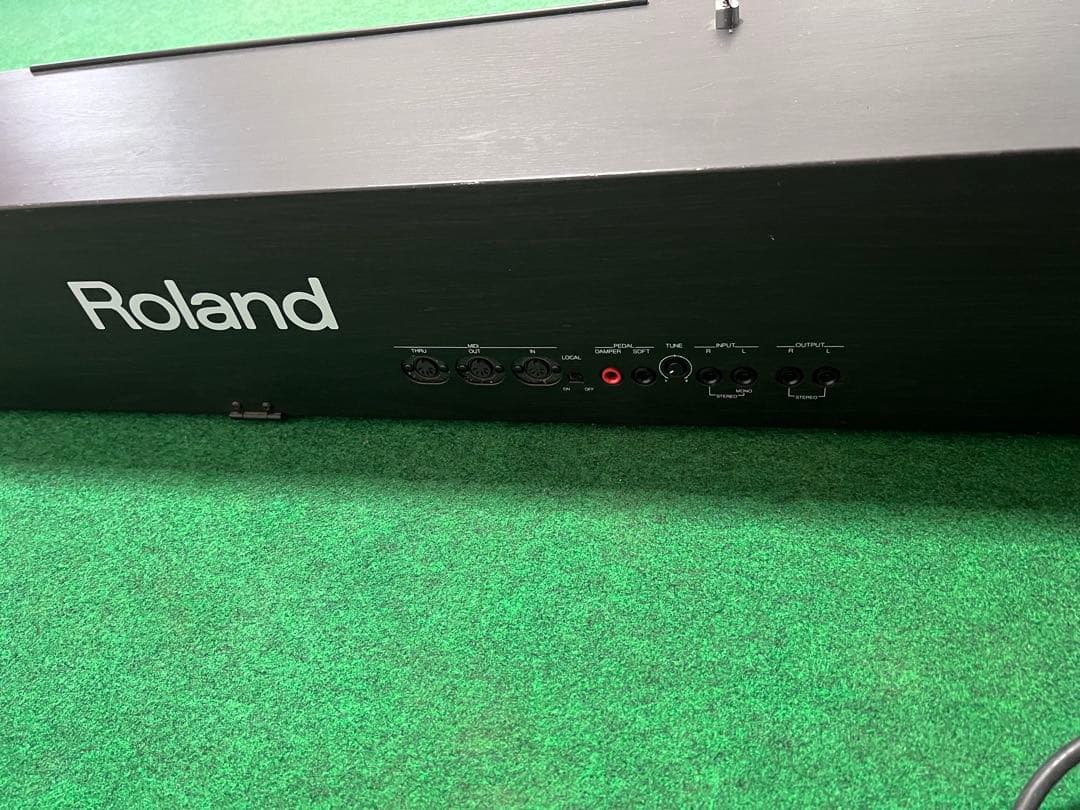 Roland Keyboards Digital Pianos