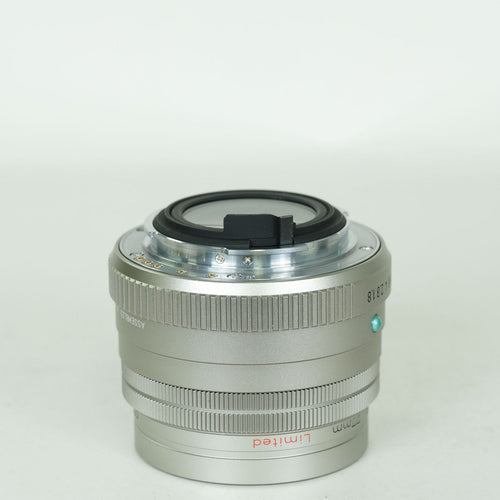 Objectif Pentax (mise au point unique) Fa77Mmf1.8 K