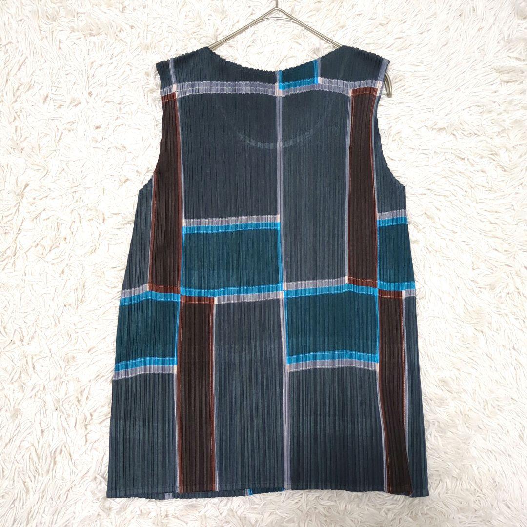 Pleats Please Sleeveless