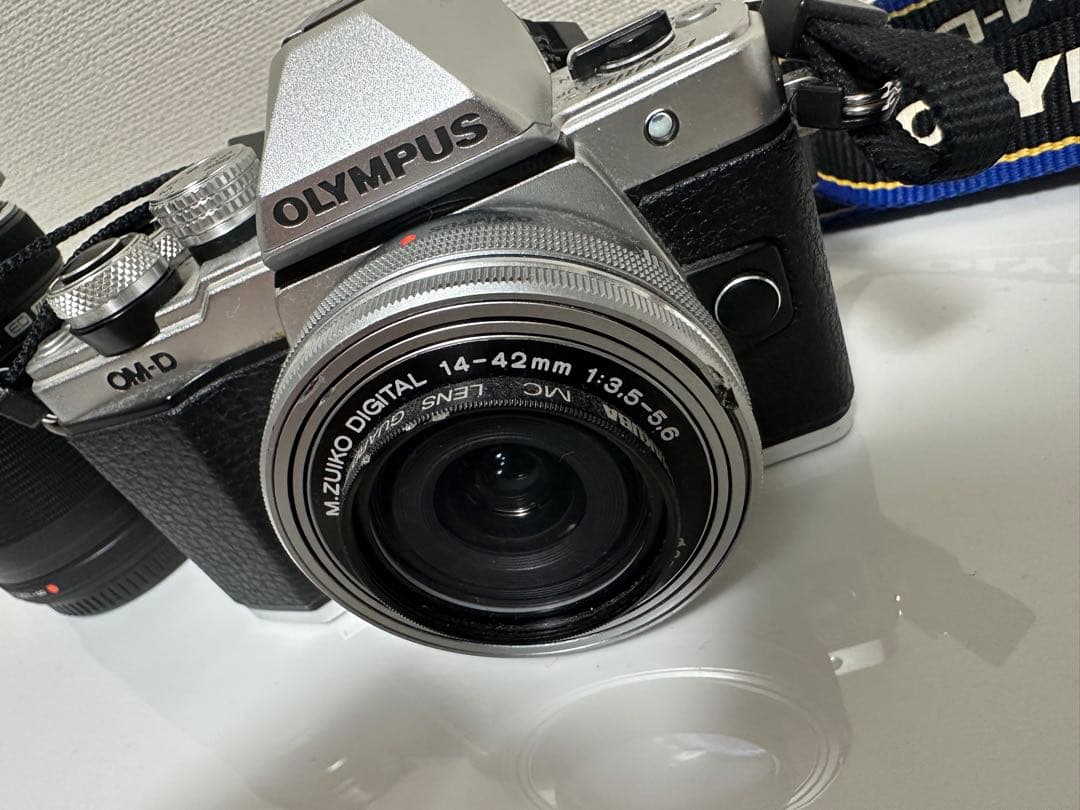 Olympus Mirrorless Interchangeable Lips Om-D 40-150Mm