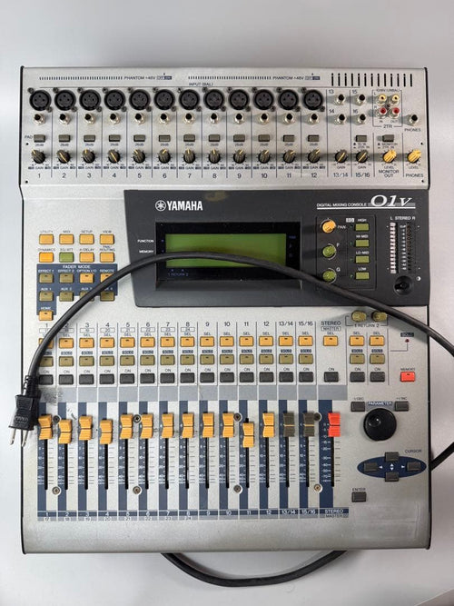 Yamaha Digital Mixers 01V My8-At Adat