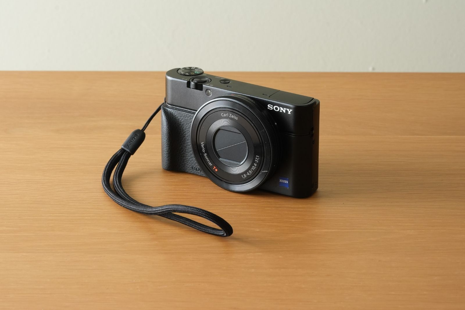 Sony Compact Digital Camera Dsc-Rx100