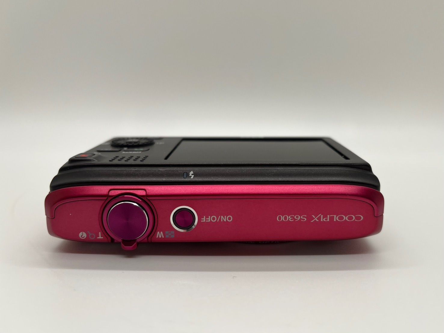 Compact Digital Camera 0216 Nikon Coolpix S6300