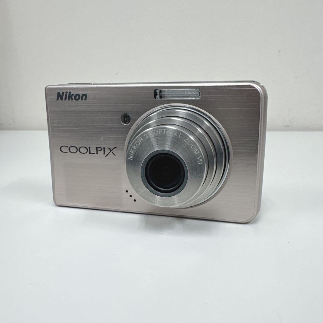 Nikon Compact Digital Cameras Coolpix S520
