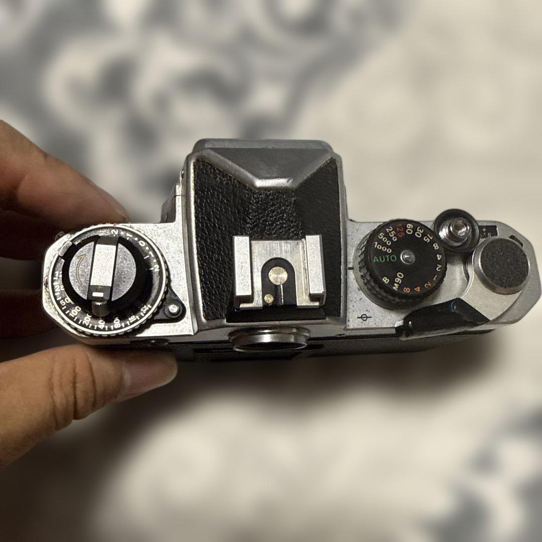 Nikon Slr Camera (Film) Fe