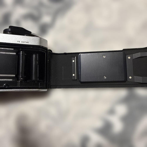 Nikon Slr Camera (Film) Fe