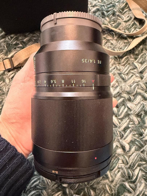 Sony Mirrorless Interchangeable Lips 7Riii 3217 Fe35Mm F1.4 Za