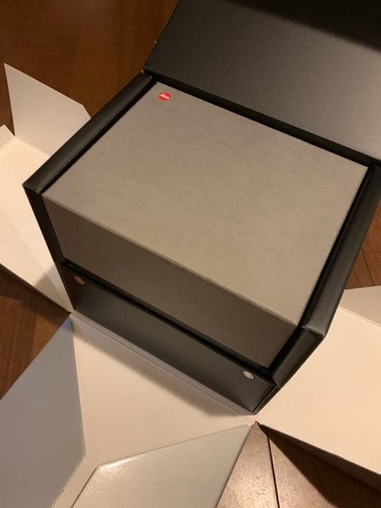 Leica Compact Digital Cameras Q2