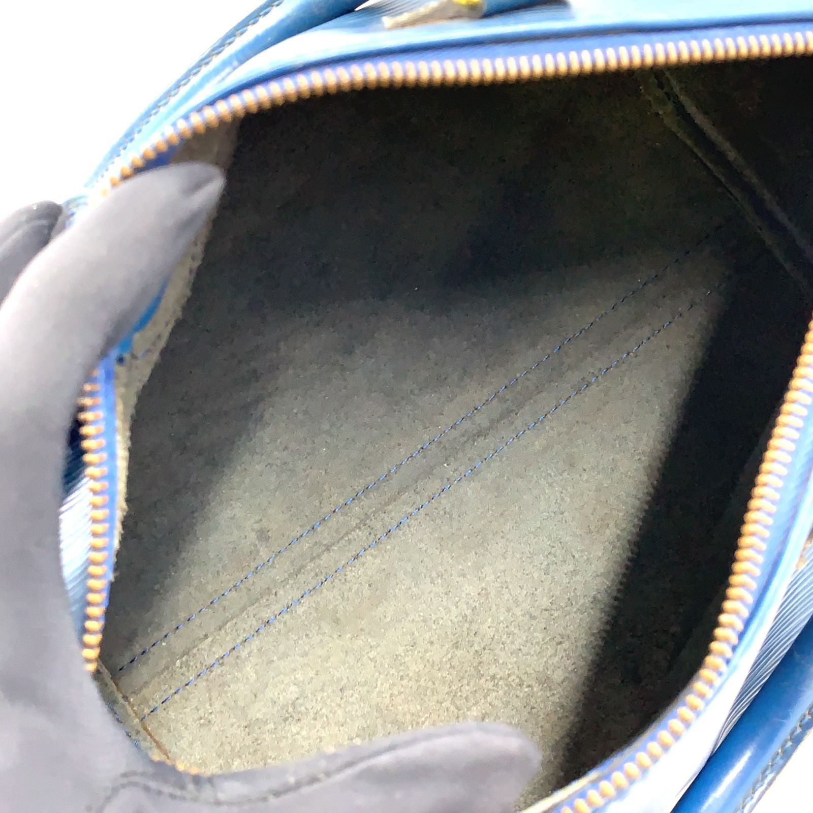 Louis Vuitton Handbag 25 M43015