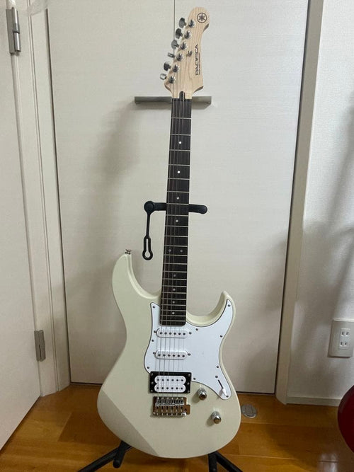 Yamaha Electric Guitars Pacifica 112V