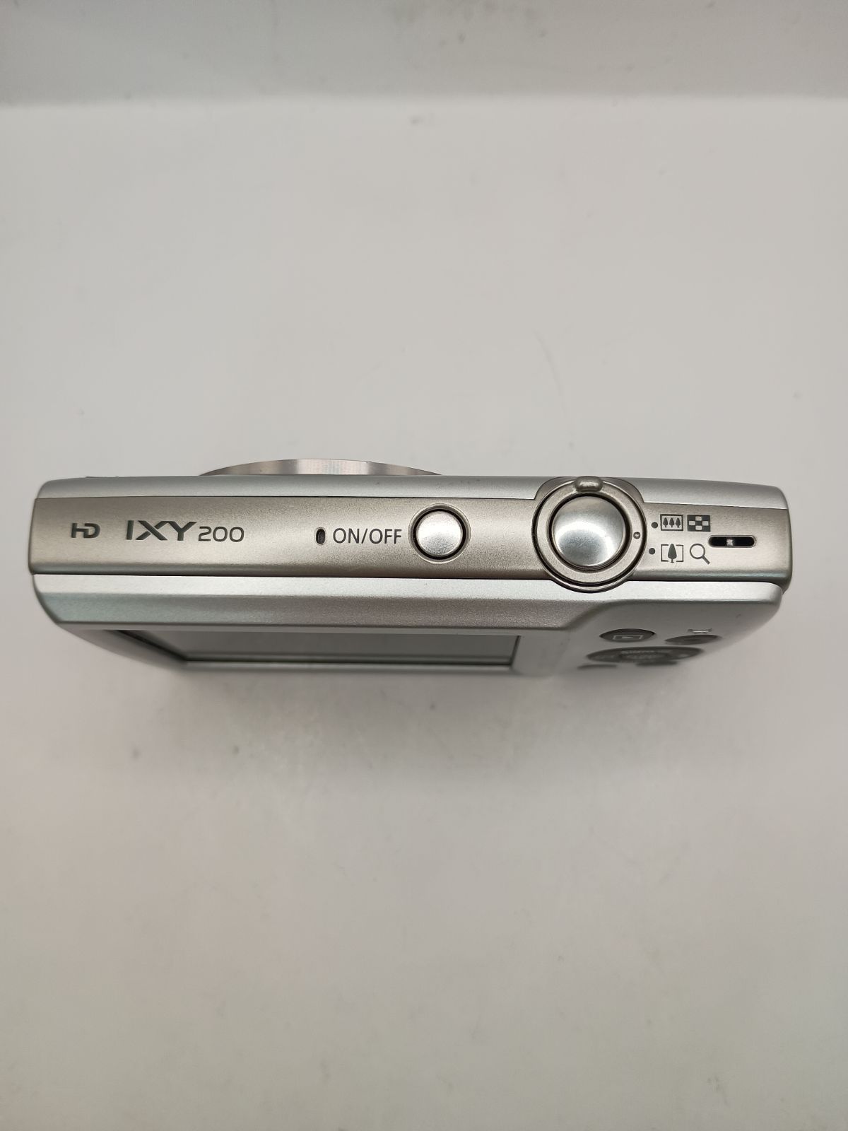 Compact Digital Camera 4921 Canon Ixy 200