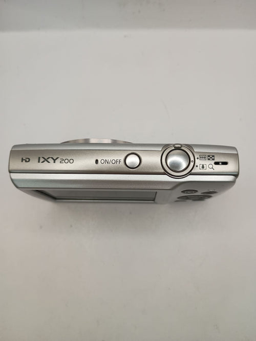 Compact Digital Camera 4921 Canon Ixy 200