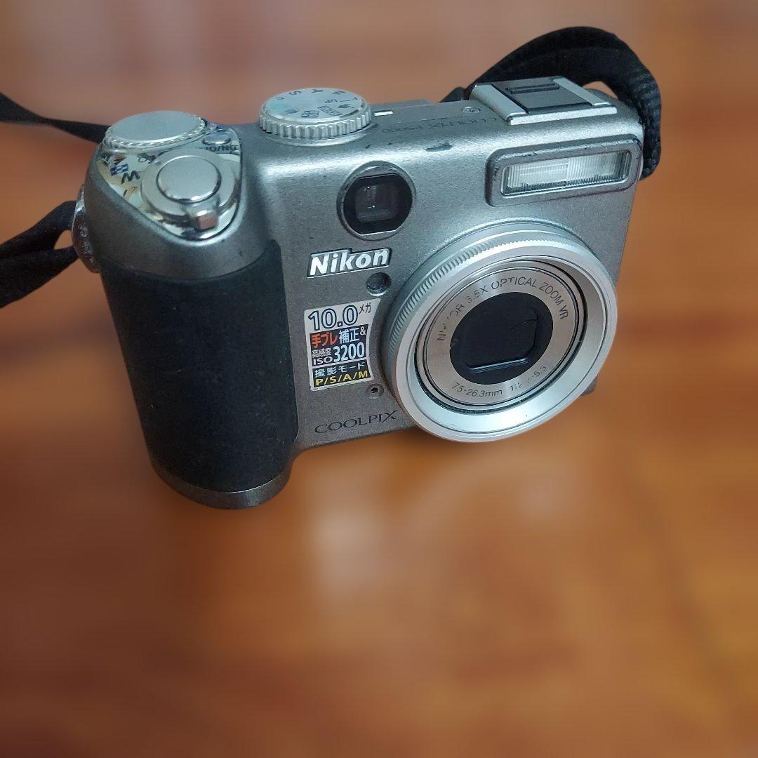 Nikon Compact Digital Camera Coolpix P5000