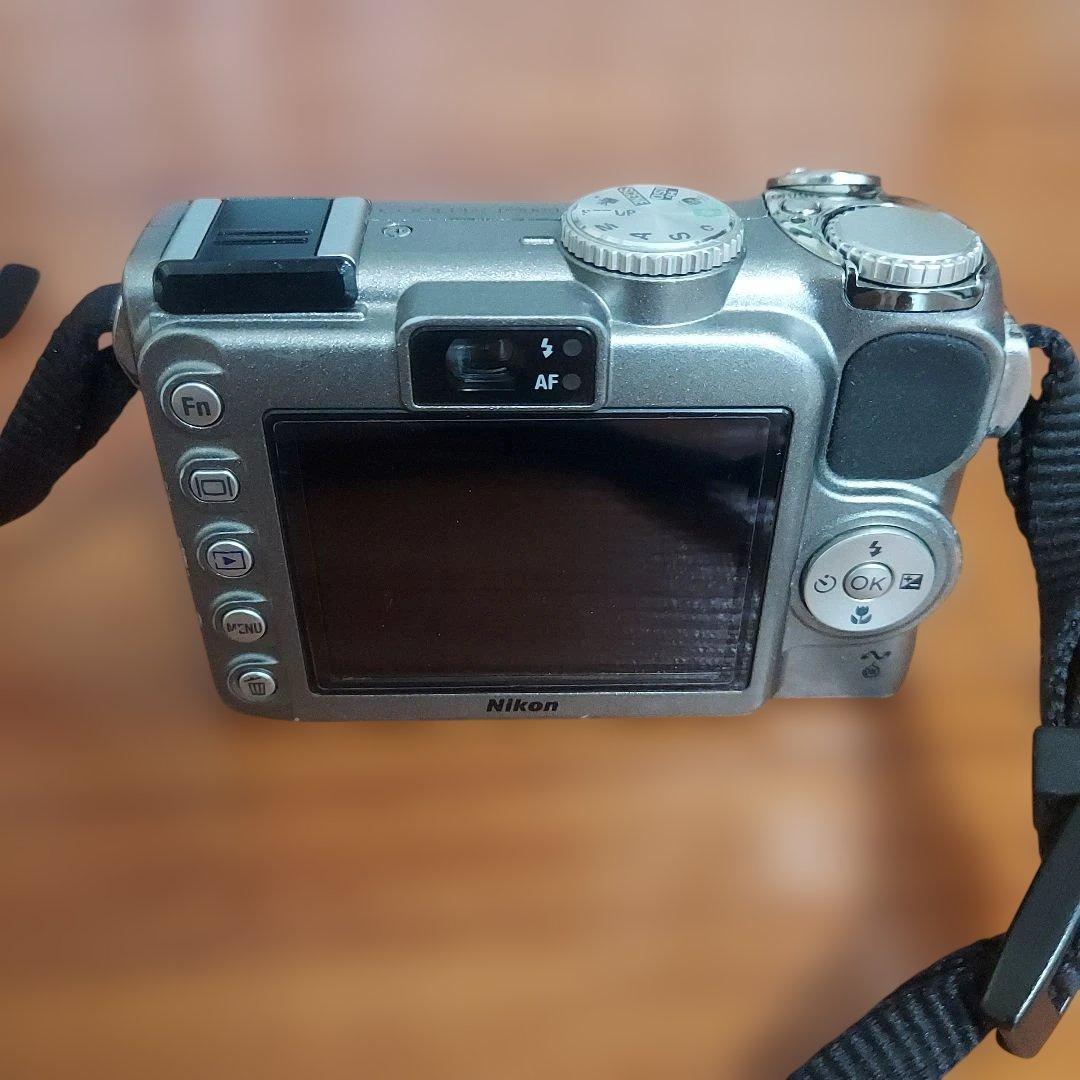 Nikon Compact Digital Camera Coolpix P5000
