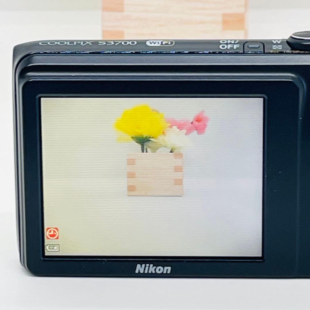 Nikon Compact Digital Camera Coolpix S3700