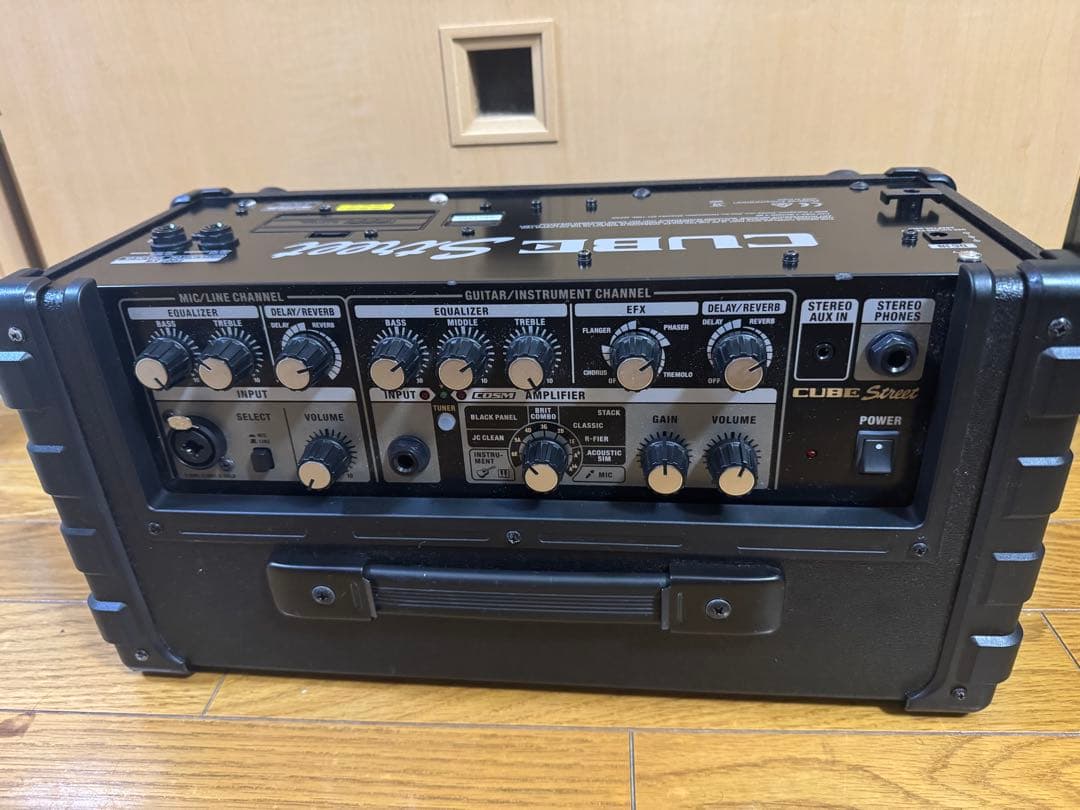 Roland Guitar Amplifiers Cube Street