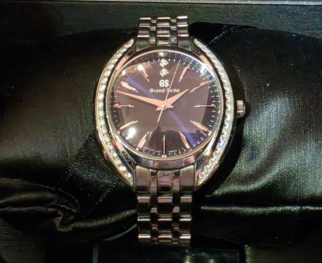 Grand Seiko Quartz Watches )Stgf345